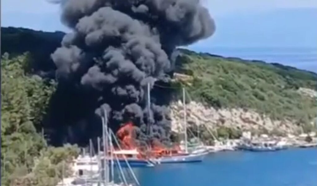 Paxos fire: Blaze on two boats at Gaios harbor under control