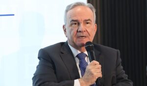 Papathanasis: Home renovation platform opens June 15 – €500M for 25,000 houses