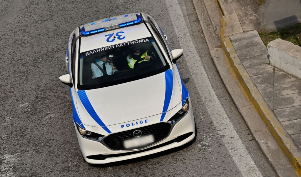 Piraeus man, 77, attacks over parking spot with trident