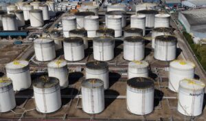 Oil prices return to pre-war levels: WTI below $70, Brent at $72