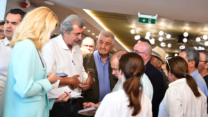 SYRIZA central committee: Polakis, Pappas and Dourou block Famellos with roll call amendment – “No to SYRIZA’s self-dissolution”