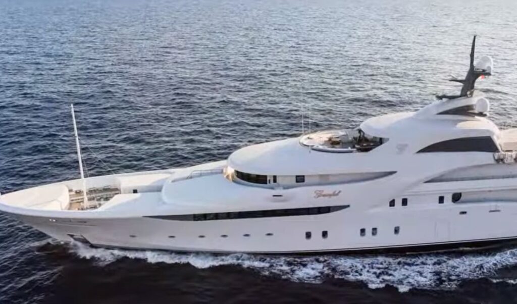 Putin’s yacht mystery in Denmark: Russian warships and Kabaeva rumors