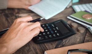 The 7+1 available solutions for debt settlement with the state and private creditors