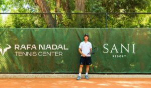 Tennis legend Carlos Moyá returns to Rafa Nadal Tennis Center at Sani