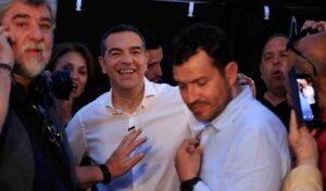 Tsipras’ “express” plan for October elections: Building nationwide organizations and launching rallies
