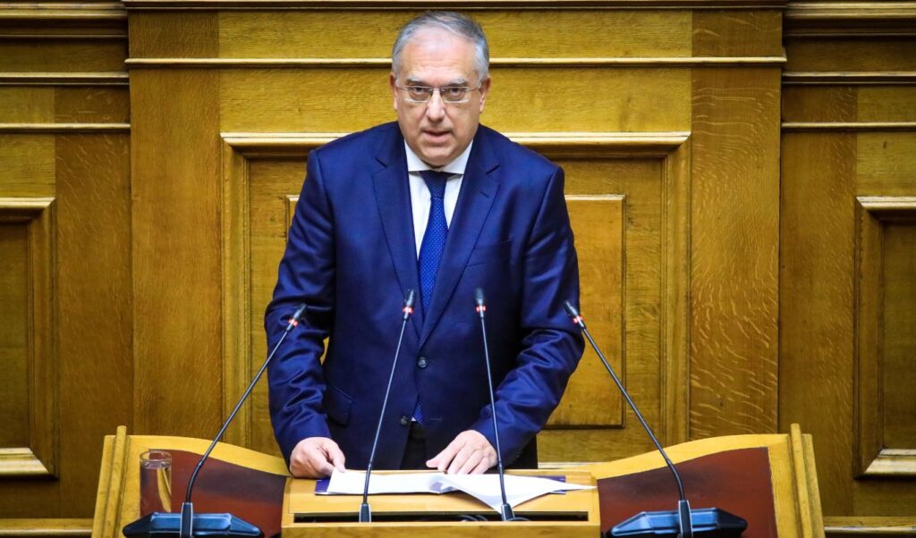 Greece caps profit margins, cutting prices on 2,000 products