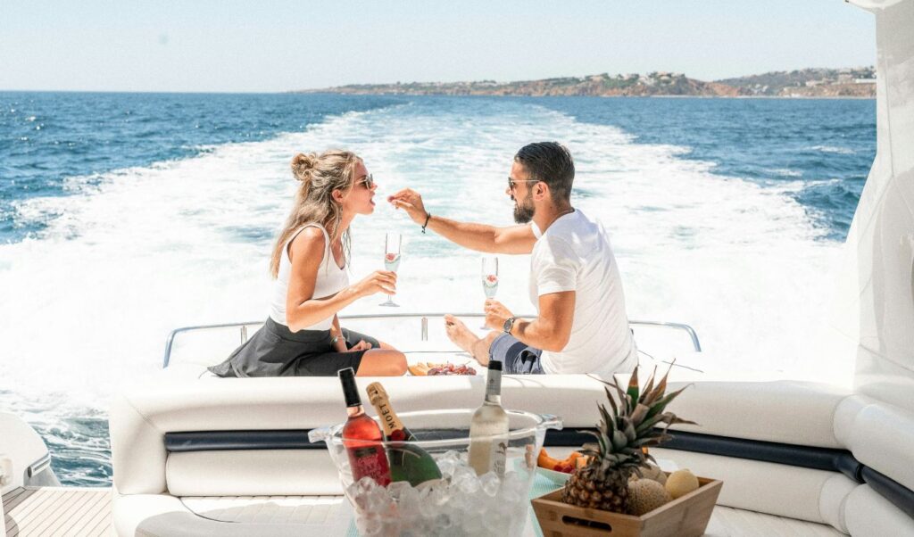 UBS Global Wealth Report: How rich are Greeks and how many millionaires does Greece have?