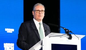 UK ultimatum: Starmer demands Apple and Google block minors’ access to sexual content