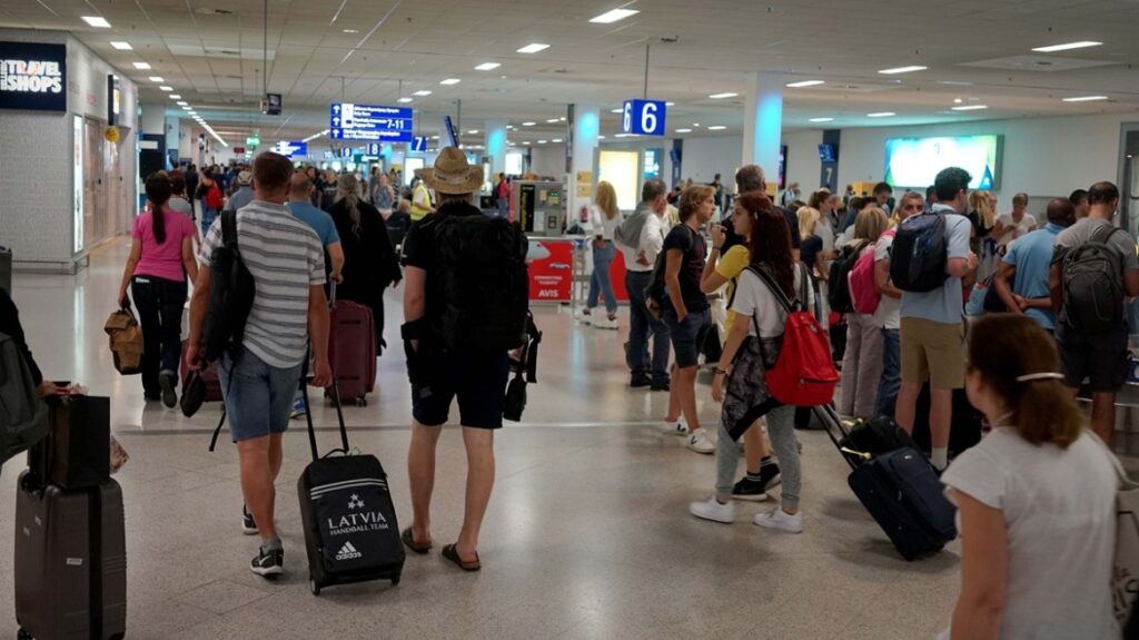 New EU flight rules: Free family seating & stronger passenger rights
