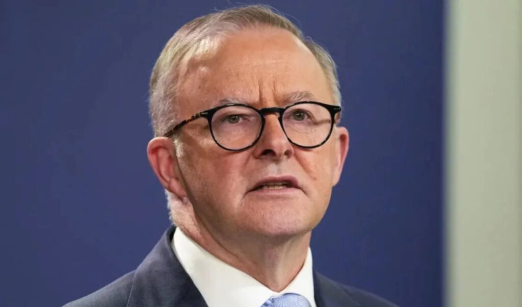 Australian PM apologizes after Kylie Minogue scandal in live interview