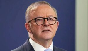 Australian PM apologizes after Kylie Minogue scandal in live interview