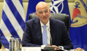 Greek Armed Forces march in Paris 107 years after WWI victory parade