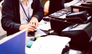 Greek civil servants to receive up to €2,650 in retroactive payments