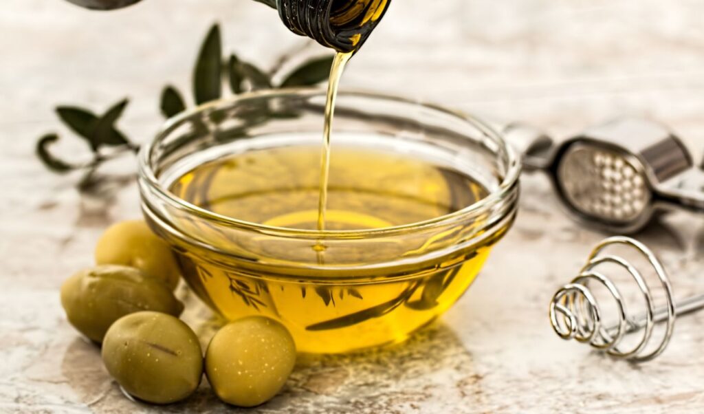 Greece’s “green gold” crisis: thousands of tons of olive oil unsold in cooperatives