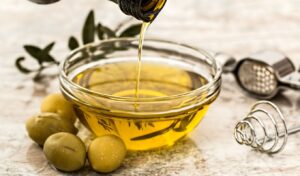Greece’s “green gold” crisis: thousands of tons of olive oil unsold in cooperatives