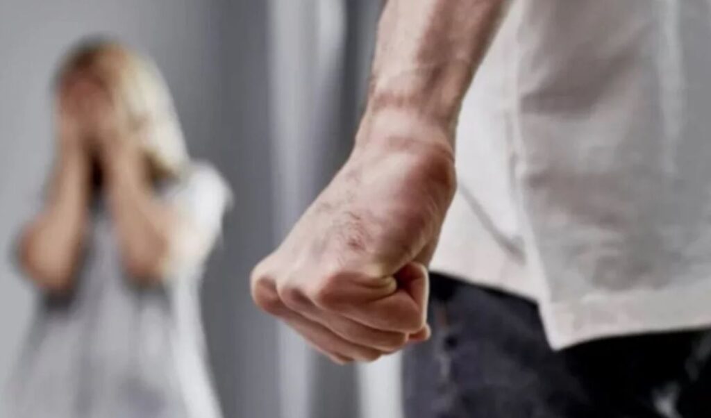 Heraklion assault: Man beats ex-girlfriend at hotel, flees to Germany