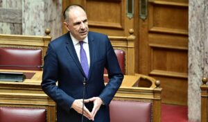 Greece’s FM rules out lifting Turkey’s F-35 restrictions