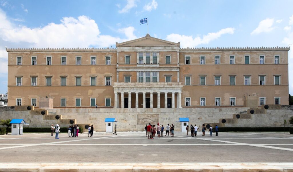 Greek bonds show unprecedented resilience to global market shocks