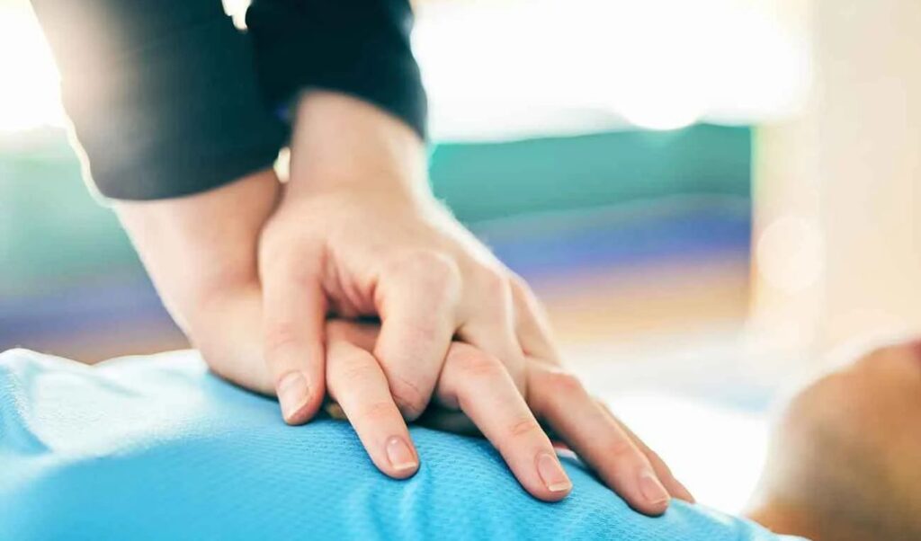 Mom’s CPR saves 16-year-old daughter from cardiac arrest at home