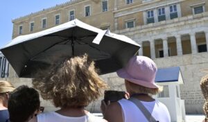 Heatwave or not? What the weather holds for Greece this weekend