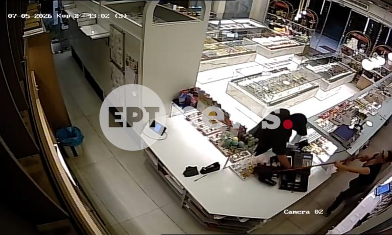 Brave employee chases armed robber with a mop in Greek bakery