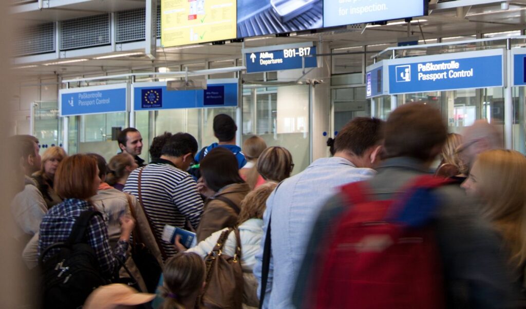 Airport chaos: Long queues and delays due to new EU border control system