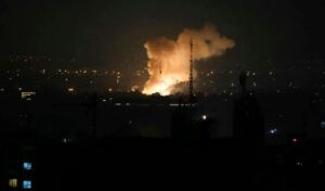 Middle East: New US strikes on Iran target military sites at Strait of Hormuz