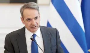 Mitsotakis raises tax-free tip limit to €6,000 for digital payments