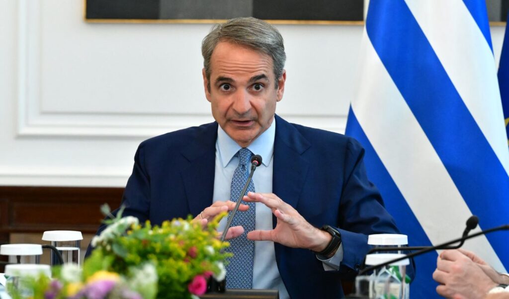 Mitsotakis on arson attack: “Greece will not return to the years of division”