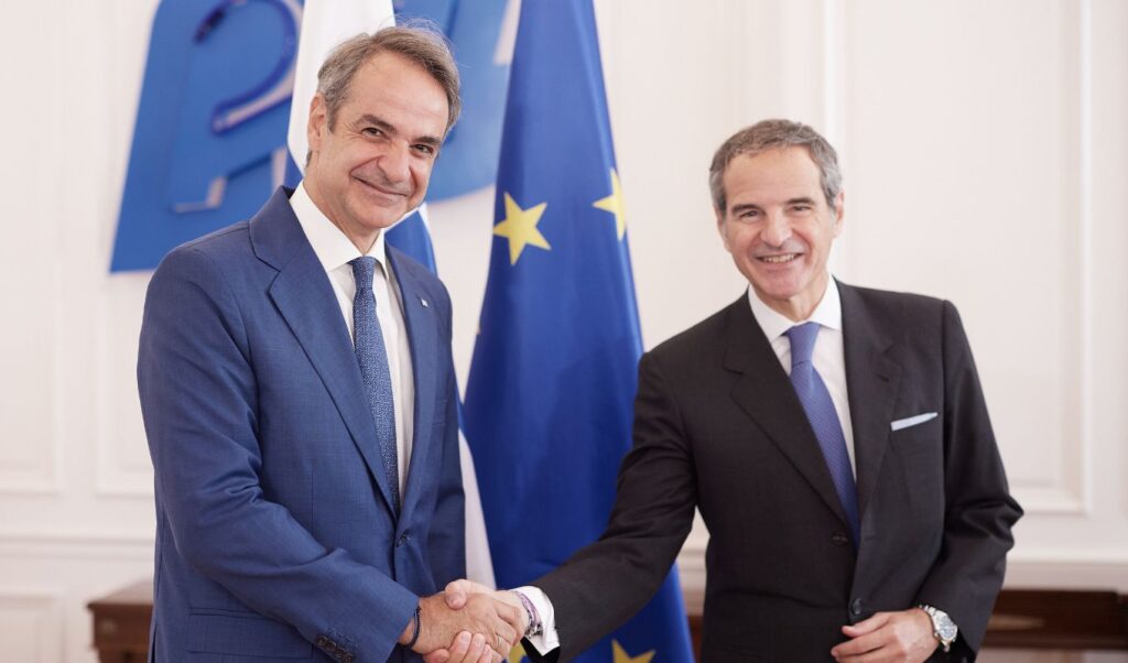 Mitsotakis meets IAEA chief and UN Secretary-General candidate Grossi