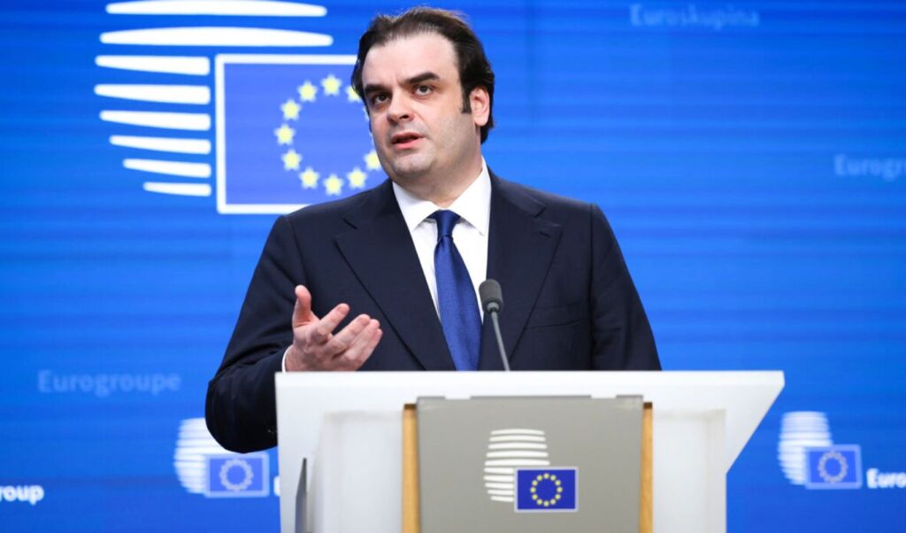 Pierrakakis proposes redirecting spectrum auction revenue to EU budget