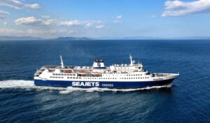SEAJETS Superstar returns to Rafina with daily Cyclades ferry routes