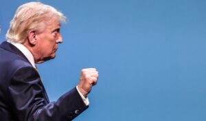 Trump warns Iran: “1,000 missiles are armed if you try to assassinate me”