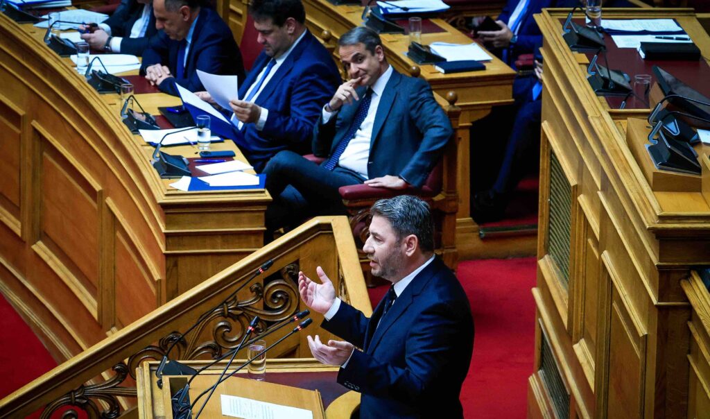 Mitsotakis vs. Androulakis in Parliament: The cost of living battle