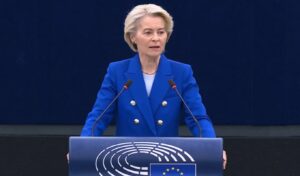 Von der Leyen pays tribute to fallen Greek firefighters: “Their courage will live on in history”