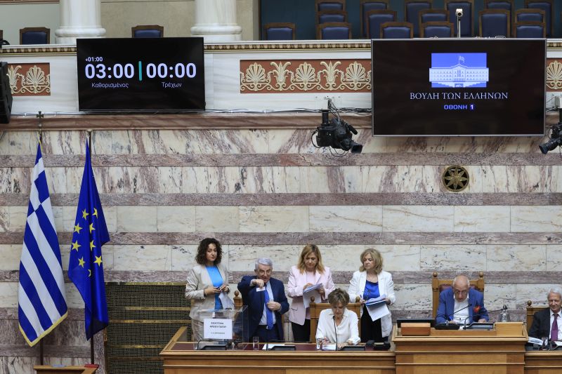 tempi-neoi-dikastes-karamanlis-triantopoulos__2_