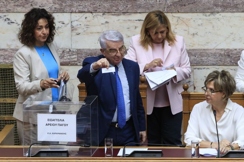 tempi-neoi-dikastes-karamanlis-triantopoulos__3_
