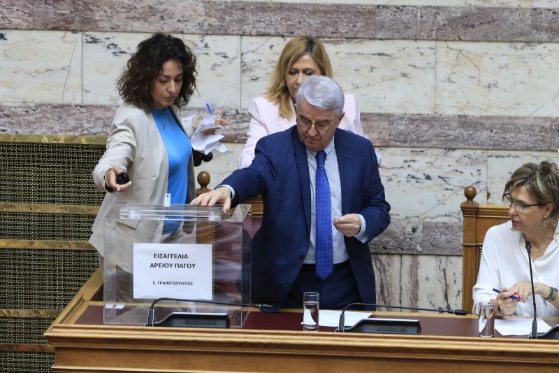 tempi-neoi-dikastes-karamanlis-triantopoulos__6_