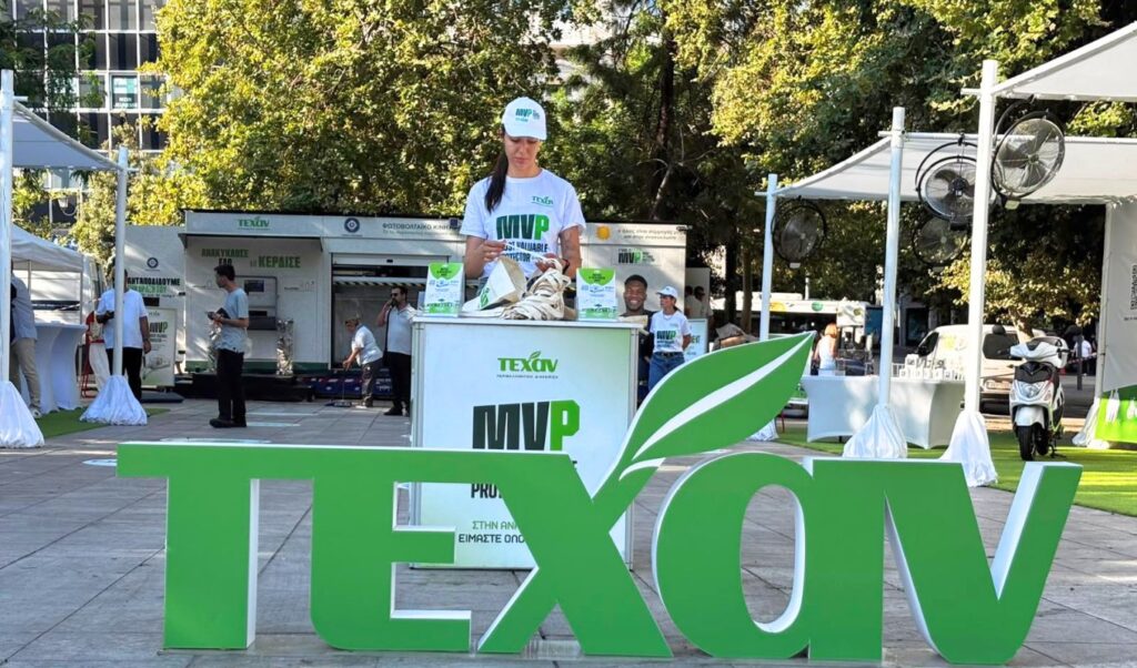 Anti-Plastic Bag Campaign Takes Over Syntagma Square, Athens
