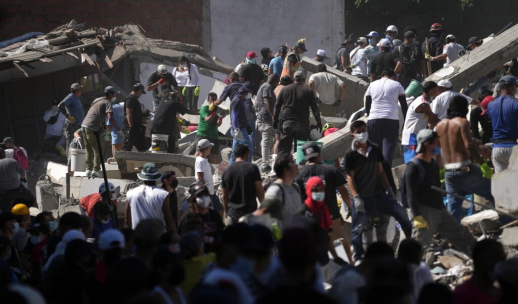 Colombia’s Worst Earthquake of the Century: 164 Dead, Children Trapped in Hospital Rubble
