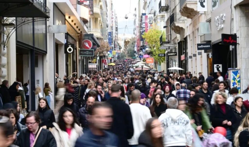 Fitch: Greece’s massive debt reduction drives credit upgrades & 22% growth