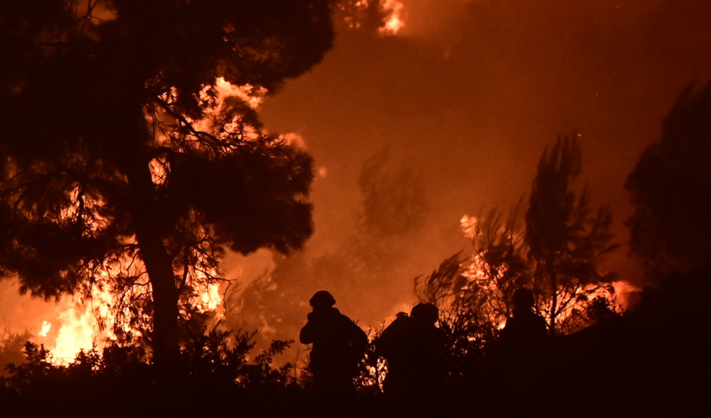 Greece Wildfires Live: Porto Germeno Engulfed in Flames, Homes Destroyed, Evacuations by Sea