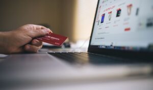 Foreign platforms dominate online trade — new pressures for Greek businesses