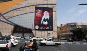 Iran hardens stance on Strait of Hormuz: “Like a game of chess,” says Trump
