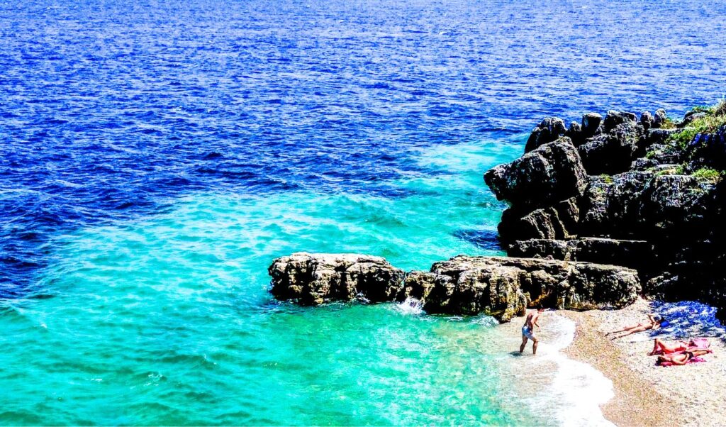 Greece weather: temperatures soar as new mini heatwave approaches