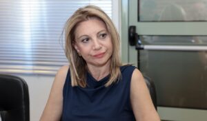 “Elpida is not her property”: Ioannidou fires back at Karystianou over “deadweight” comment