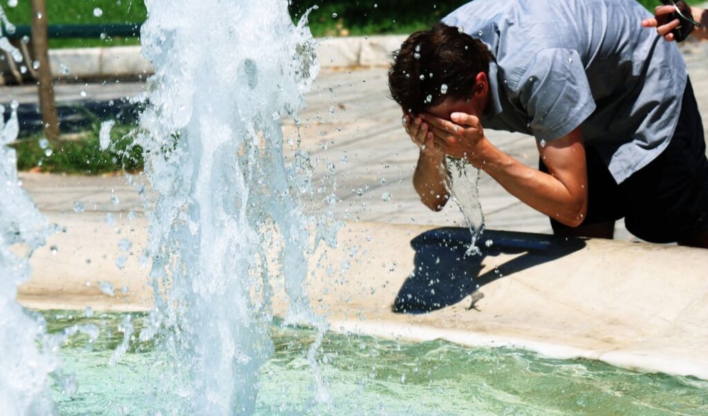 Greece Heatwave: Temperatures Exceed 40°C as Heat Persists Into Friday