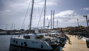 Greek tax authority busts tourist boats in Santorini: violations found on nearly half