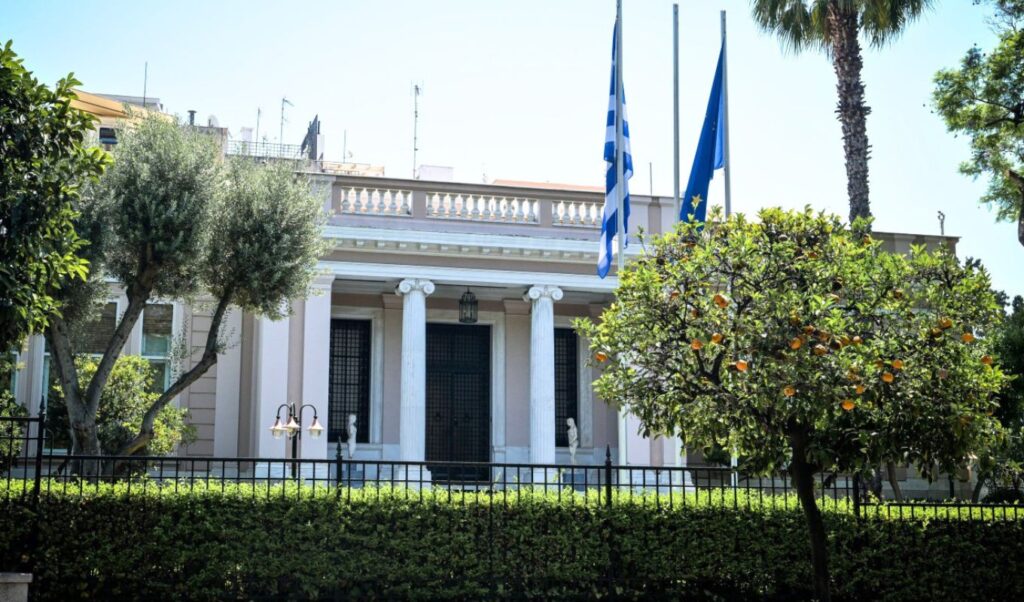 Greek Government vs. PASOK: A fierce clash over parliament votes