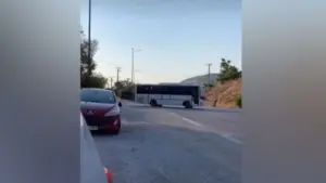 Dangerous Bus U-Turn on Athens-Sounio Highway: Driver Identified, Charged